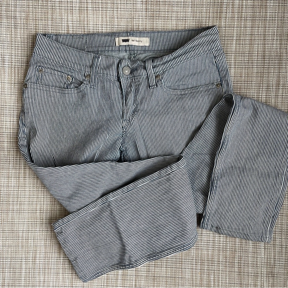 Women’s 524 Levi’s Denim Jeans - Picture 3 of 3